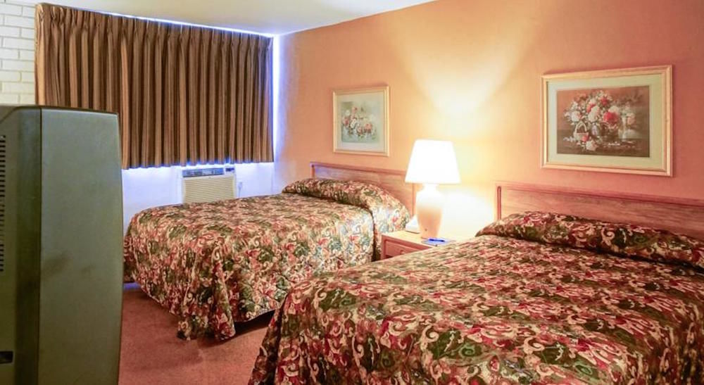 Dunes - Wilshire Hotel Los Angeles